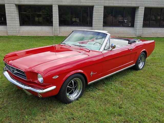 1965 Ford Mustang A-Code Convertible, Power Steering, Power Discbrakes, AC 1965 Ford Mustang --
