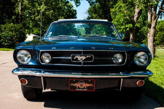 1965 Ford Mustang Convertible - photo 2