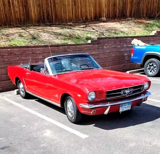 1965 Ford Mustang Convertible "C" code 289-V8, nice solid car that runs strong! 1965 Ford Mustang "C" Code 289-V8!
