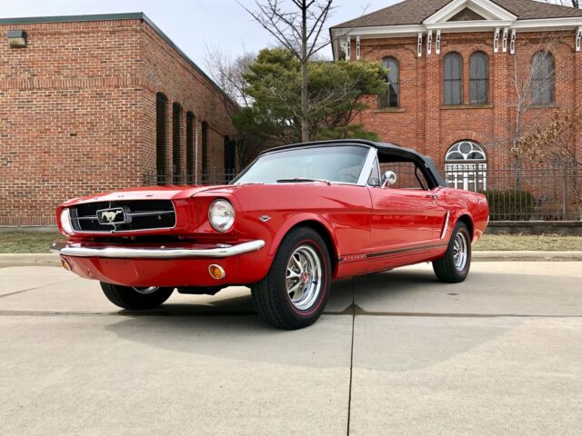 1965 Ford Mustang Convertible - 289CI - C Code - New interior- Beautiful paint 1965 Ford Mustang
