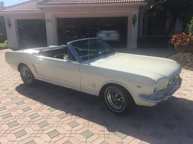 1965 Ford Mustang convertible - photo 5