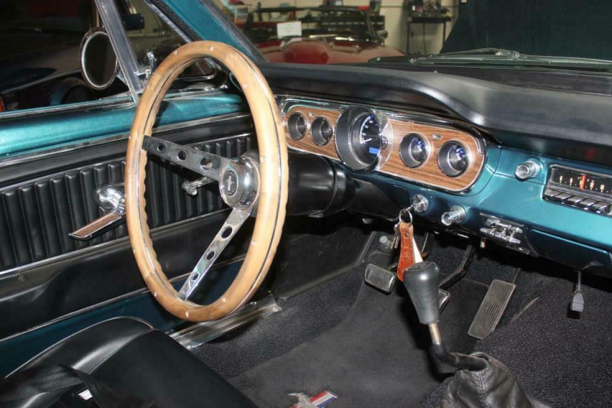 1965 Ford Mustang Convertible - photo 12