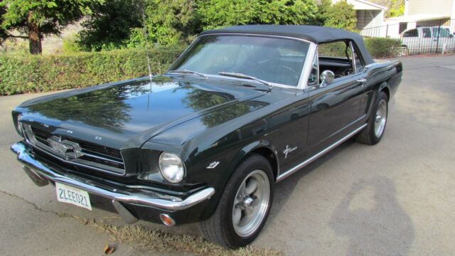 1965 Ford Mustang convertible - photo 2