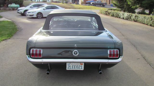 1965 Ford Mustang convertible - photo 7