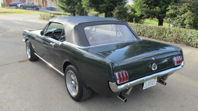 1965 Ford Mustang convertible - photo 8