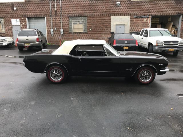 1965 Ford Mustang Convertible - photo 10