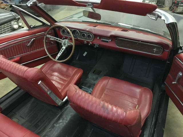 1965 FORD MUSTANG CONVERTIBLE PONY INTERIOR NO RUST 1965 Ford Mustang MUSTANG CONVERTIBLE PONY INTERIOR