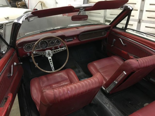 1965 Ford Mustang MUSTANG CONVERTIBLE PONY INTERIOR - photo 3