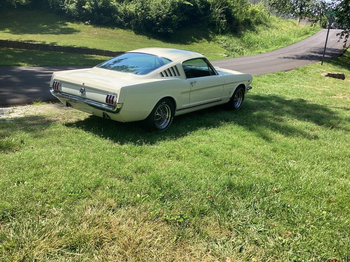 1965 Ford Mustang GT Fastback - photo 7