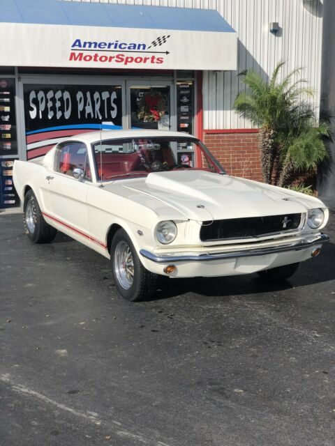 1965 Ford Mustang Coupe White RWD Automatic Fastback 1965 Ford Mustang 2+2