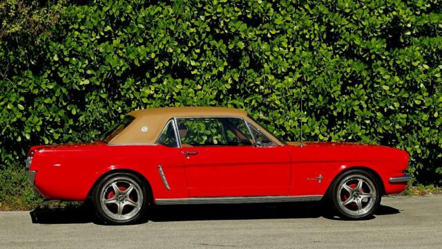 1965 Ford Mustang CUSTOM INTERIOR - photo 2