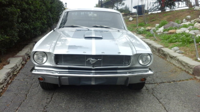1965 Ford Mustang FASTBACK - photo 2