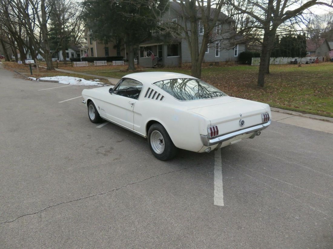 1965 Ford Mustang 2+2 FASTBACK GT - photo 3