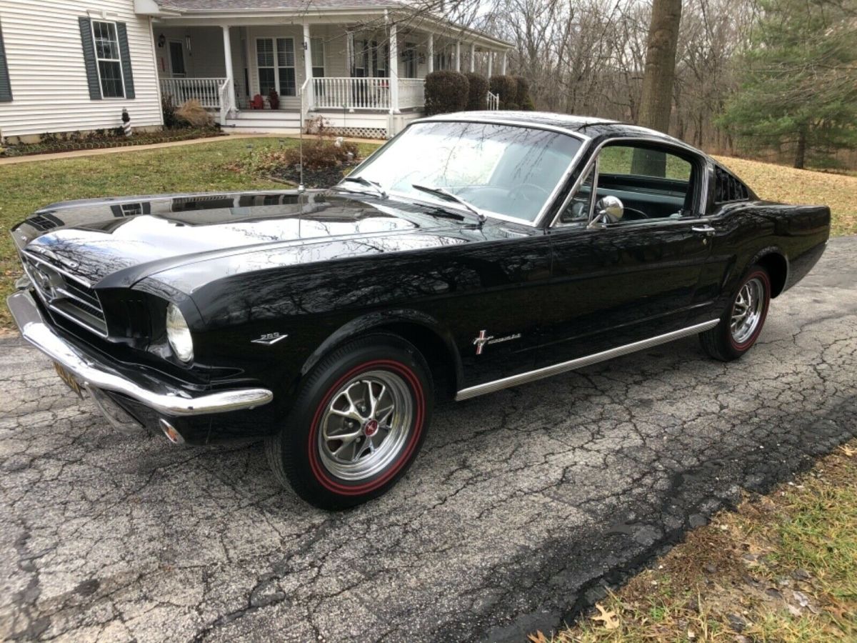 1965 Ford Mustang 2 DOOR