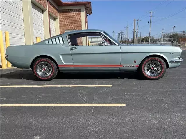 1965 Ford Mustang fastback GT rare color combo 1965 Ford Gt 2 door