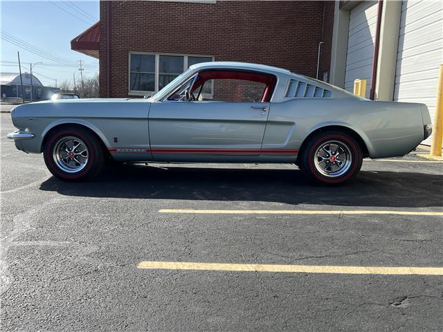 1965 Ford Gt 2 door - photo 3
