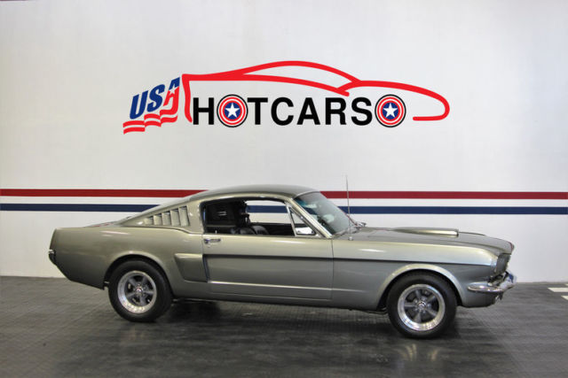 1965 Ford Mustang Fastback Looks Just as Fast Sitting Still as it Does Driving! 1965 Ford Mustang Fastback