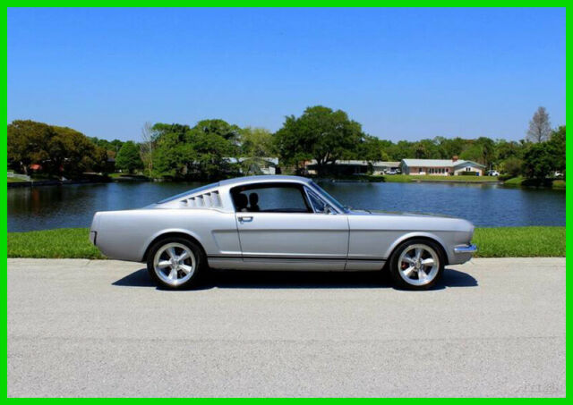 1965 Ford Mustang Fastback Restomod Boss 302 Ford Racing Crate Engine 5 Speed 1965 Ford Mustang FASTBACK RESTOMOD AIR CONDITION