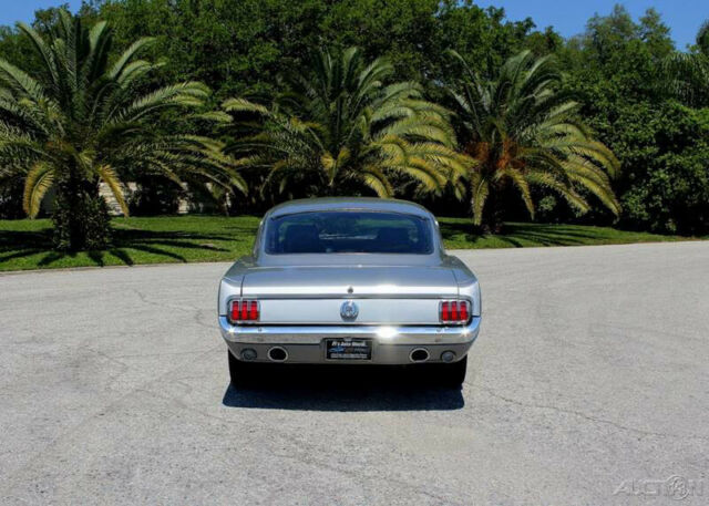 1965 Ford Mustang FASTBACK RESTOMOD AIR CONDITION - photo 10