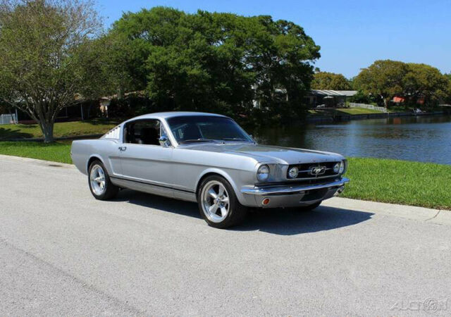 1965 Ford Mustang FASTBACK RESTOMOD AIR CONDITION - photo 6