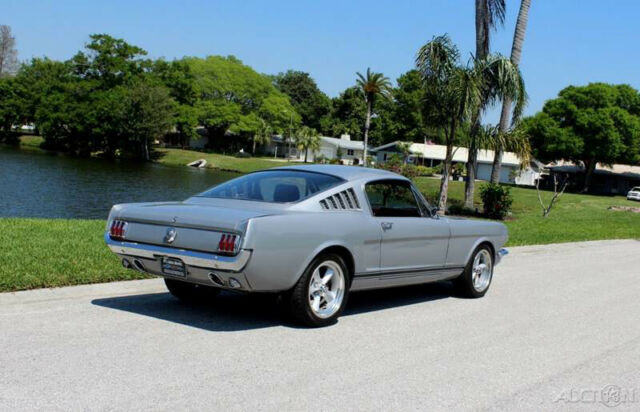 1965 Ford Mustang FASTBACK RESTOMOD AIR CONDITION - photo 7