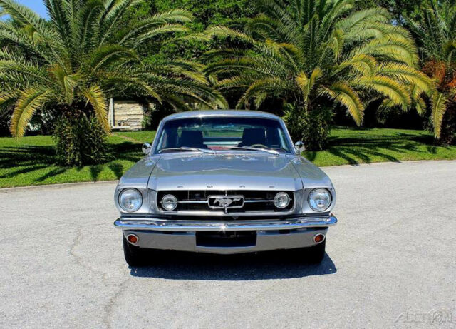 1965 Ford Mustang FASTBACK RESTOMOD AIR CONDITION - photo 8