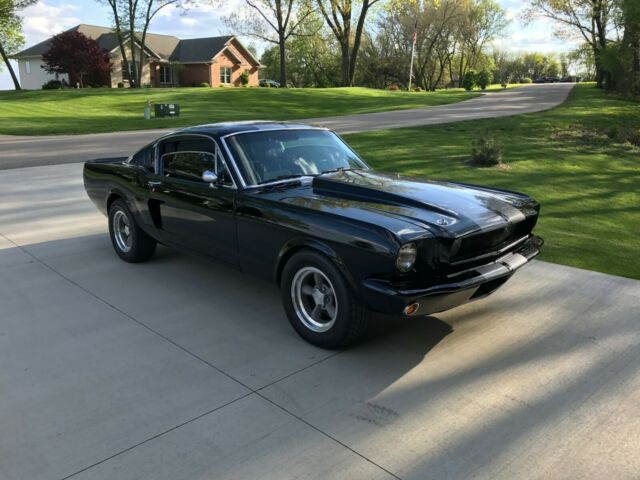 1965 Ford Mustang - photo 2