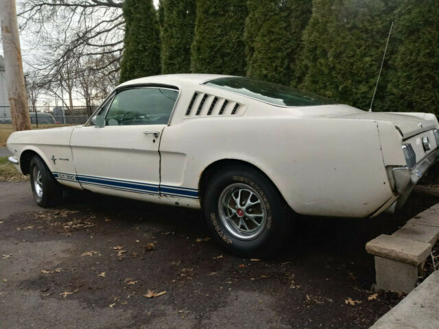 1965 Ford Mustang fastback V8 auto 1965 Ford Mustang Fastback
