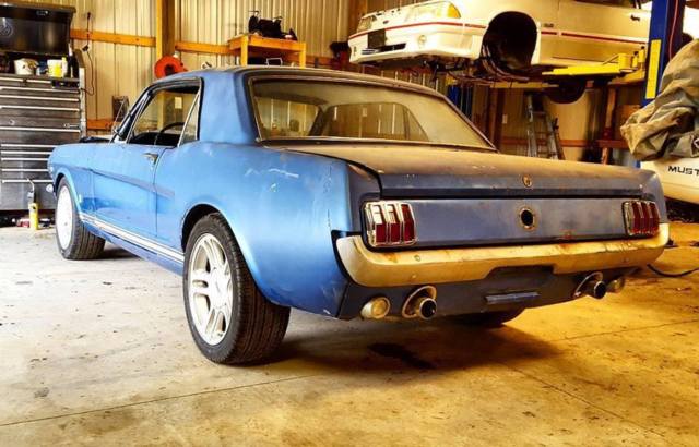 1965 Ford Mustang - photo 2