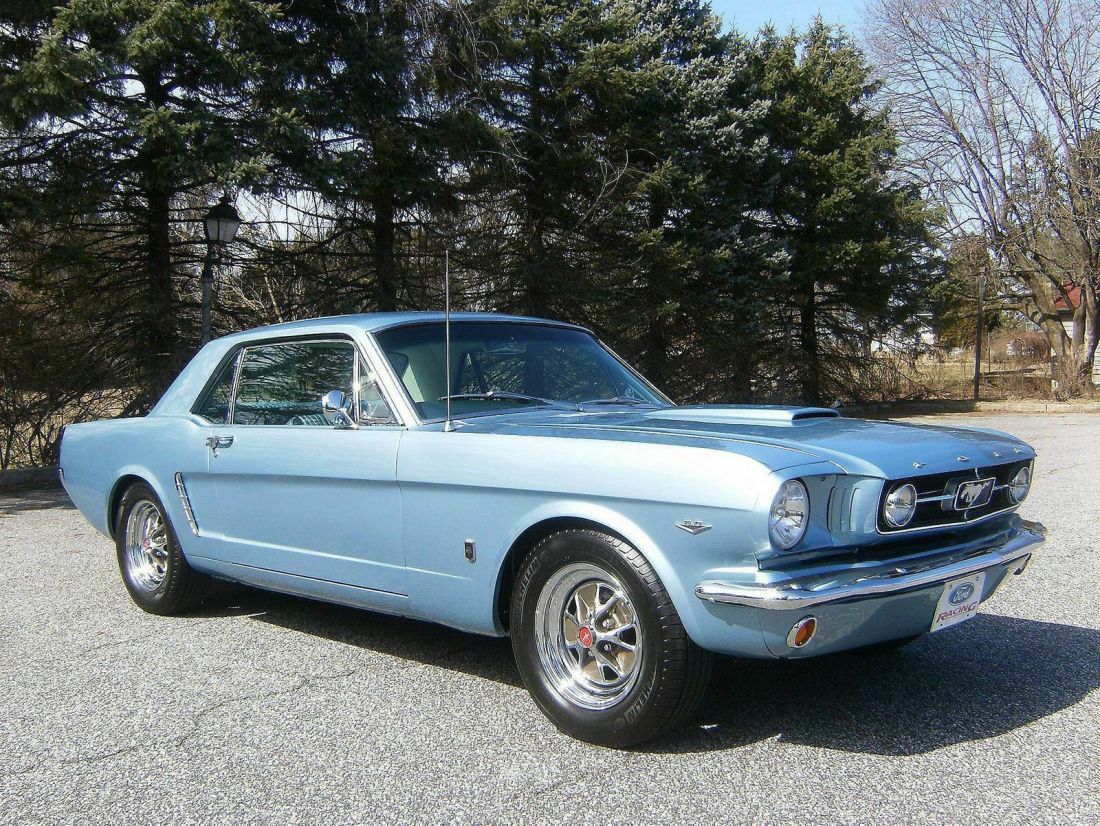 1965 Ford Mustang GT Restomod Fuel Injected A/C Ground up restoration T5 5.0L 1965 Ford Mustang GT