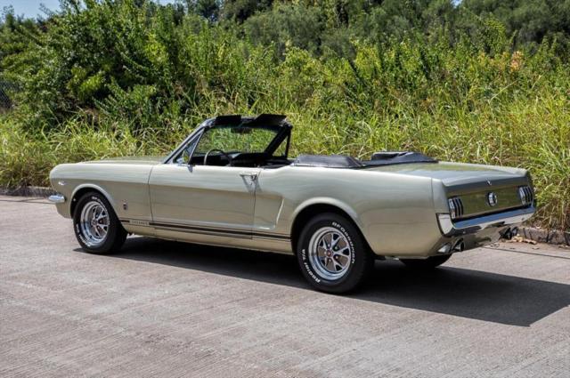 1965 Ford Mustang - photo 2