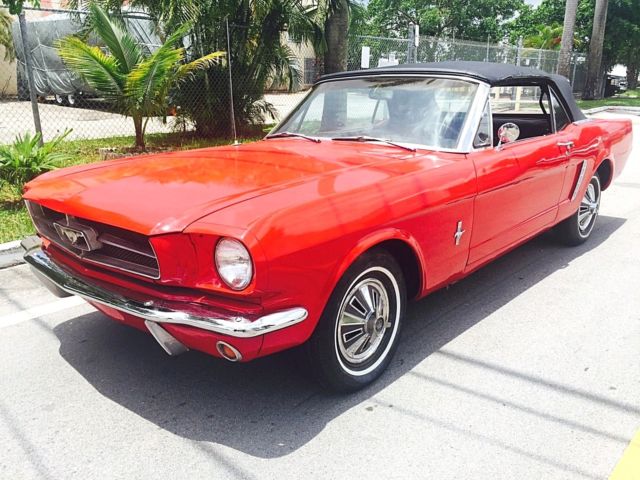 1965 FORD MUSTANG"C" CODE CONVERTIBLE, RUNS, NEEDS RESTORATION, NO RESERVE 1965 Ford Mustang Convertible "C" Code