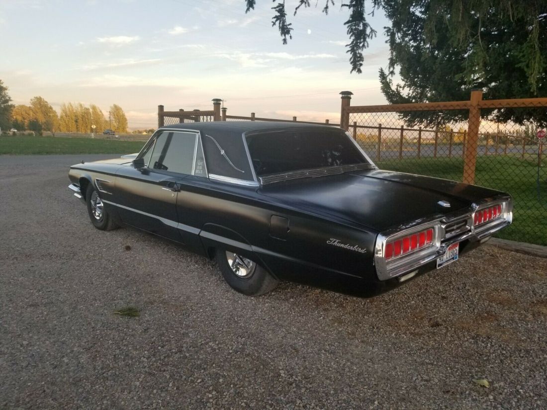 1965 Ford Thunderbird 390V8 Coupe Fender Skirts Black on Black 1965 Ford Thunderbird