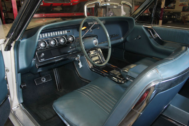 1965 Ford Thunderbird - photo 2