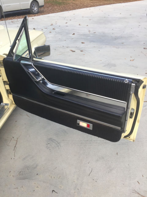 1965 Ford Thunderbird convertible - photo 12