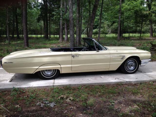 1965 Ford Thunderbird convertible - photo 2