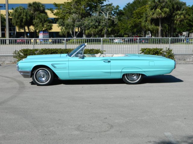 1965 Ford Thunderbird Convertible - photo 2
