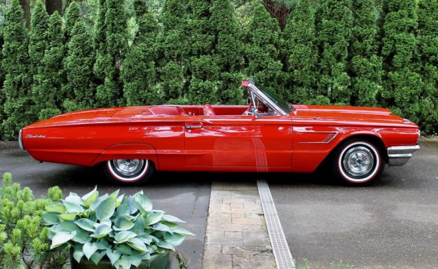1965 Ford Thunderbird Convertible - photo 12