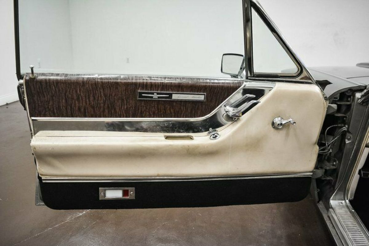 1965 Ford Thunderbird Special Landau - photo 12