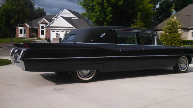 1965 Cadillac DeVille LIMOUSINE - photo 2