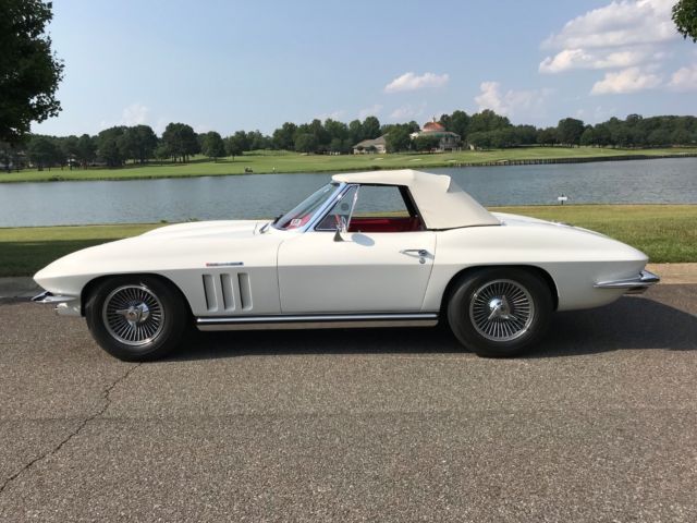 1965 Chevrolet Corvette - photo 2