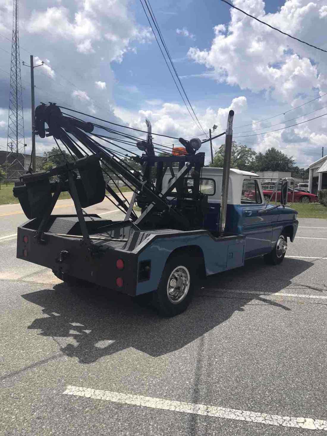 1965 GMC tow truck - photo 4