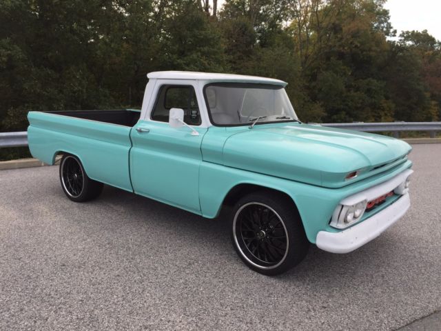 1965 GMC Truck, Pickup, Fleetside, V8, 4-speed Pro tour, 22" rims, sale or trade 1965 Chevrolet C-10 1000 1/2 ton Fleetside