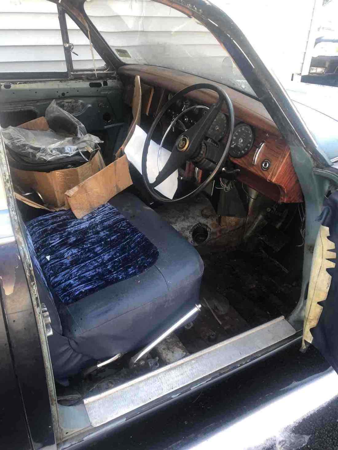 1965 Jaguar daimler v8 sedan v8 - photo 9