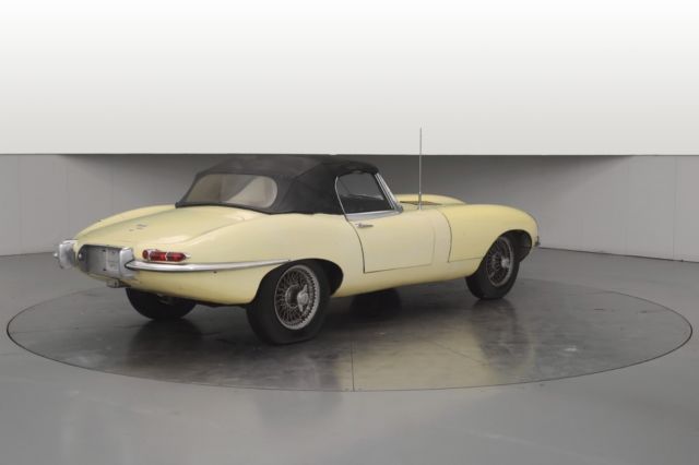 1965 Jaguar E-Type ROADSTER - photo 2