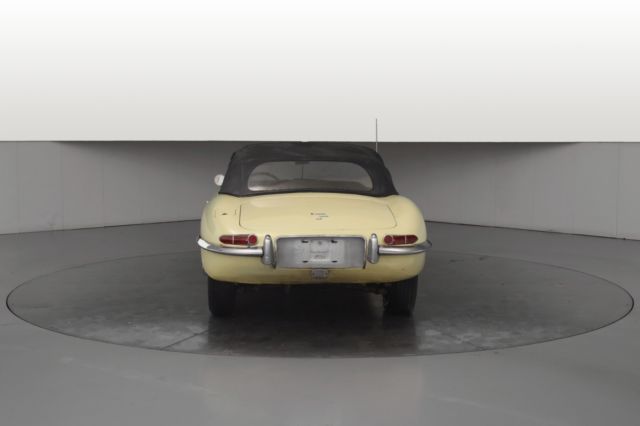 1965 Jaguar E-Type ROADSTER - photo 3