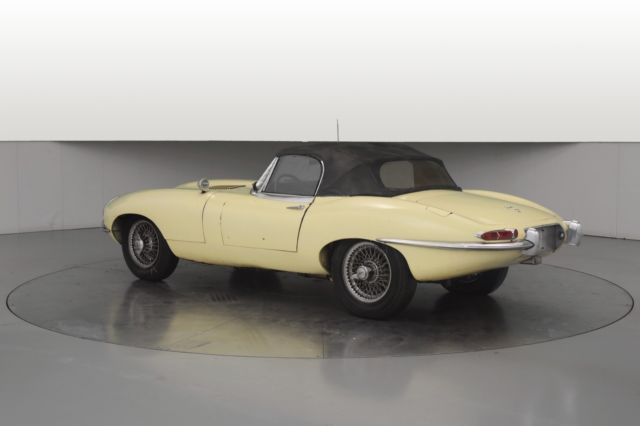 1965 Jaguar E-Type ROADSTER - photo 4