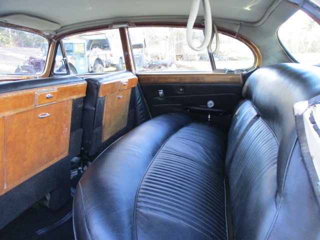 1965 Jaguar Mark X Base - photo 4