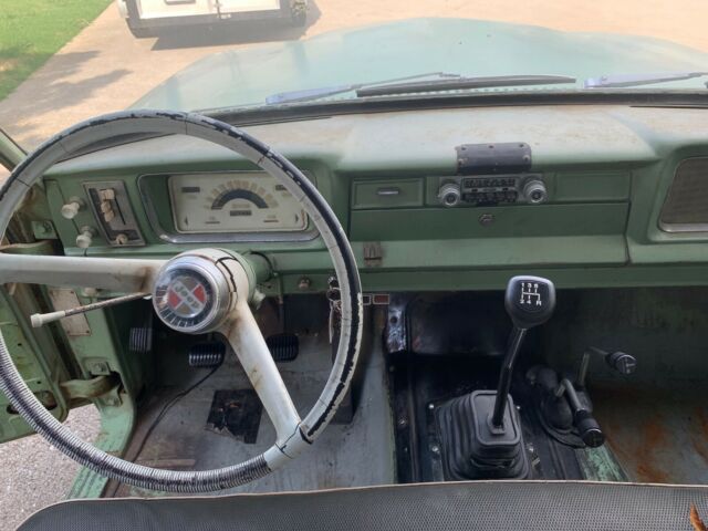 1965 Jeep J-200 - photo 5