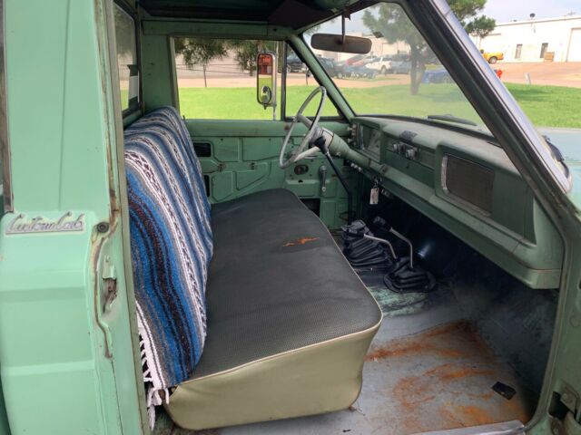1965 Jeep J-200 - photo 7